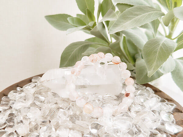 水晶で浄化される天然石